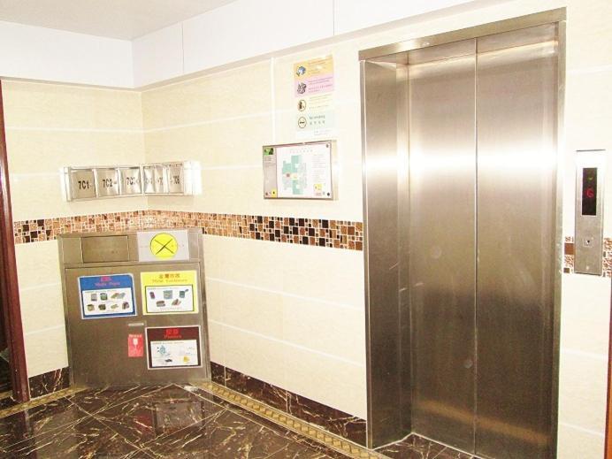 New Chung King Mansion Guest House - Tower C Hong Kong Ngoại thất bức ảnh